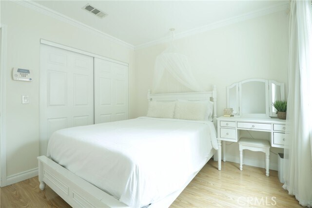 Building Photo - 3457 E Del Mar Blvd