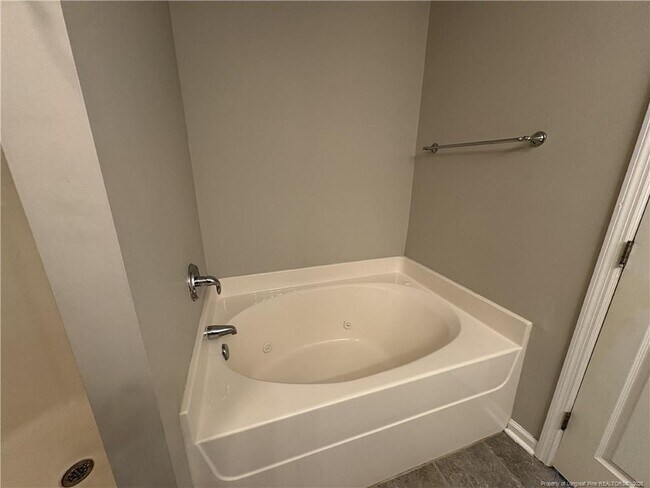 Building Photo - 3330 Harbour Pointe Pl