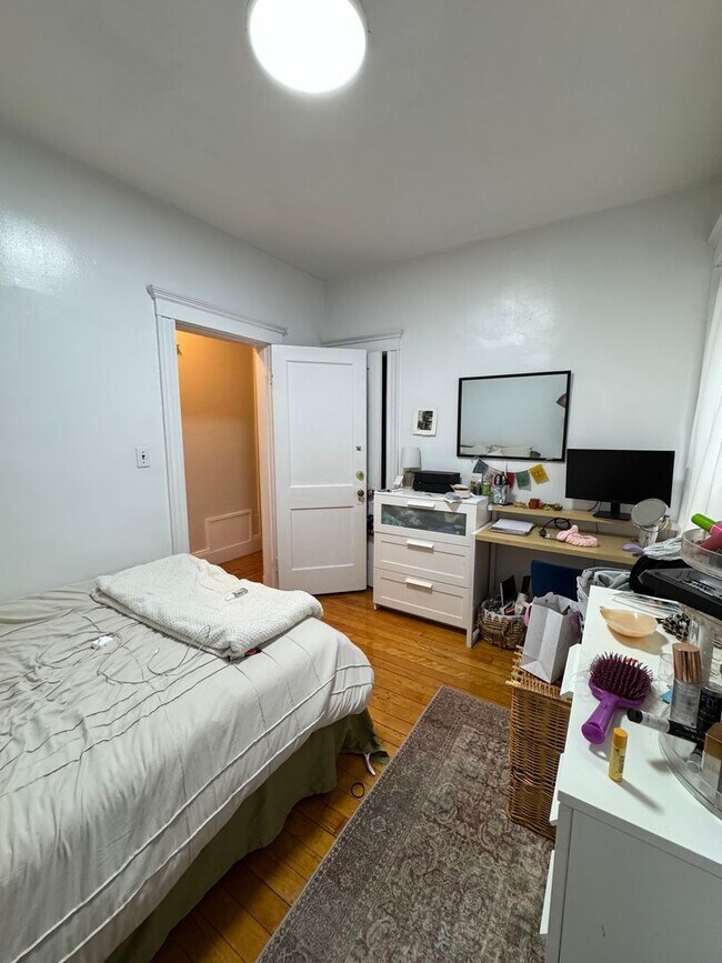 Building Photo - 3 Bed 9/1 BRIGHTON