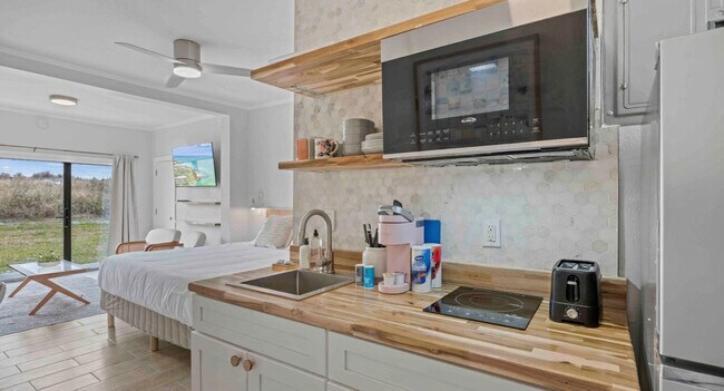 Building Photo - 460 Abalone Ct