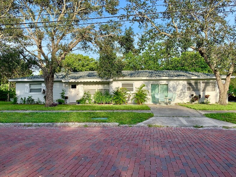 Fron of duplex - 270 4th St NW