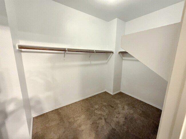 Building Photo - 116 Ashbrook Trail