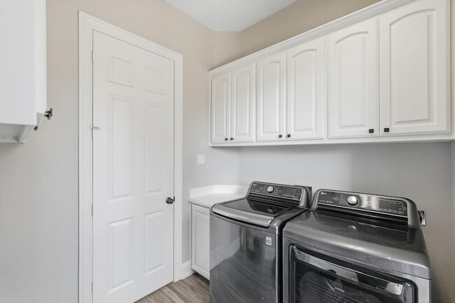 Building Photo - 7889 Steeplechase Cir