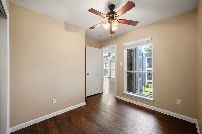 Building Photo - 18511 Egret Bay Blvd