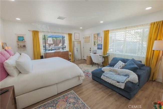 Building Photo - 9109 La Alba Dr