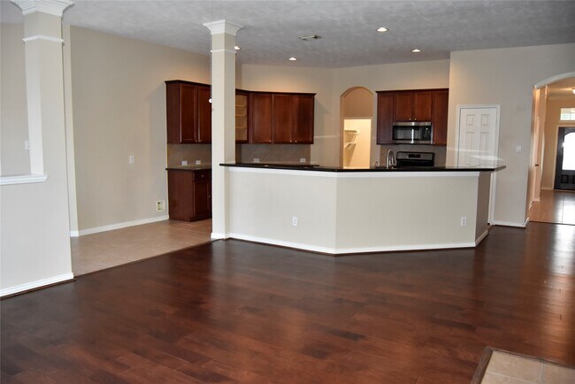 Building Photo - 18627 Summercliff Ln