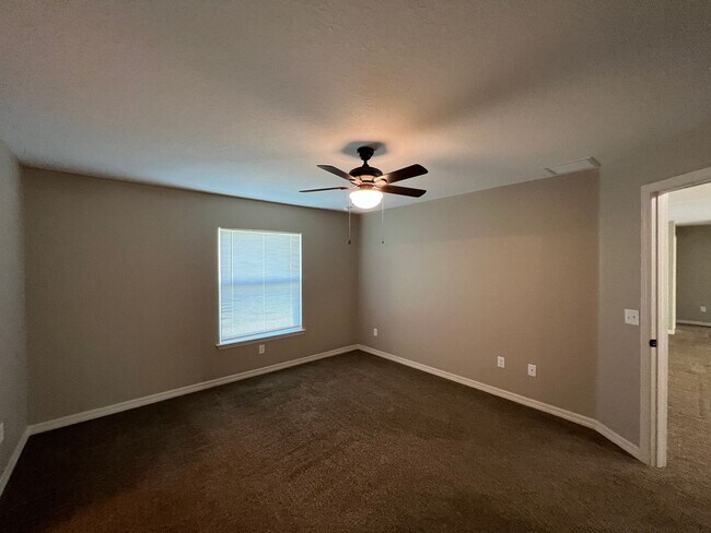 Building Photo - AMAZING 3 BD/2BA Home in Beautiful Ocala!!!