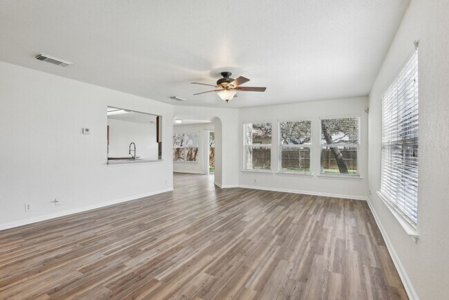 Building Photo - 16216 Ike Ln