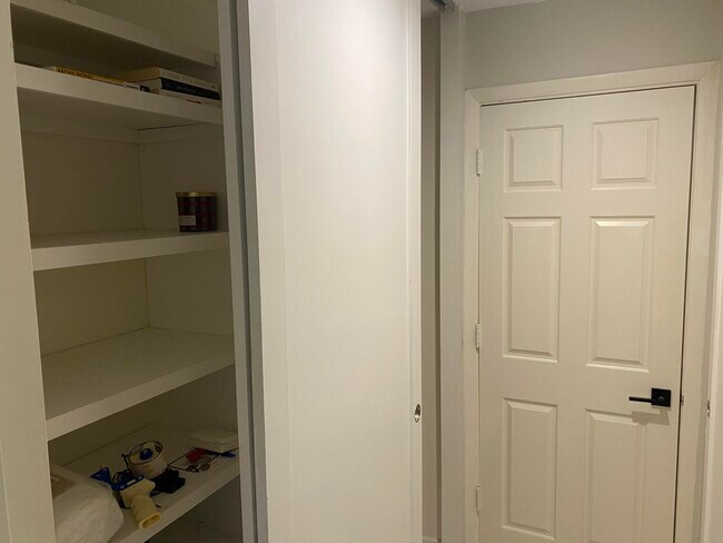Building Photo - 800 Coquina Ln