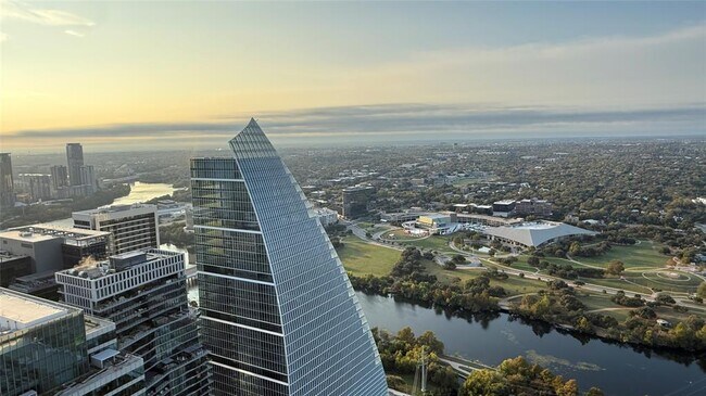 Primary Photo - 301 West Ave