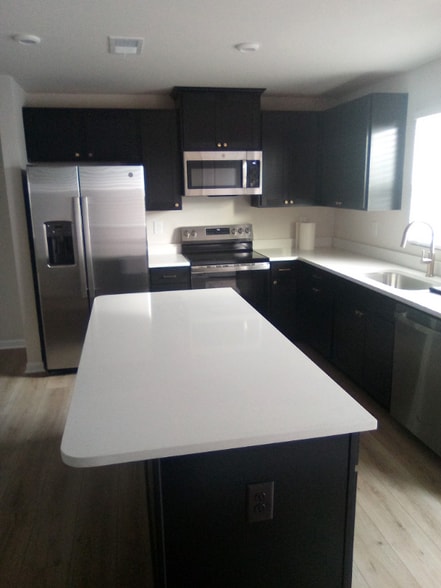 Building Photo - 3905 Clyde St