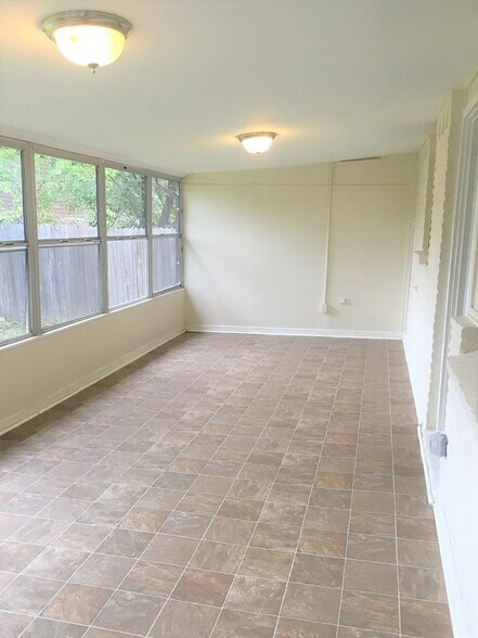 Building Photo - 117 Cooper St