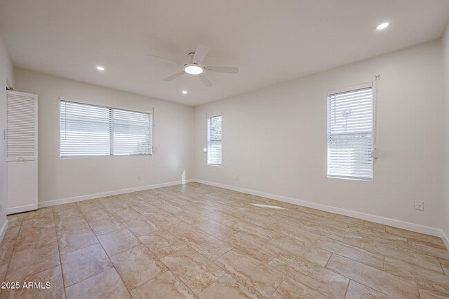 Building Photo - 9833 E Watford Way