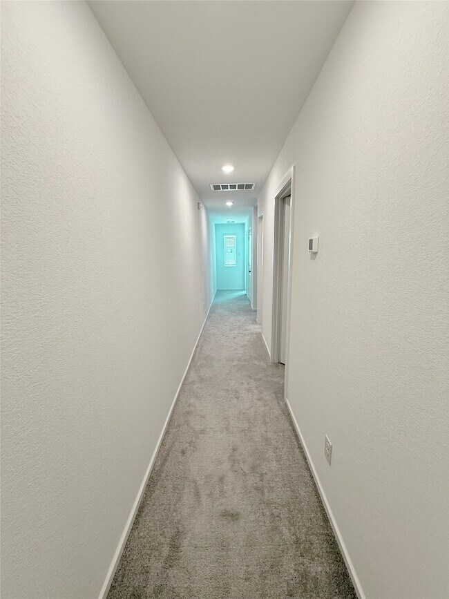 Building Photo - 21321 Carosella Dr