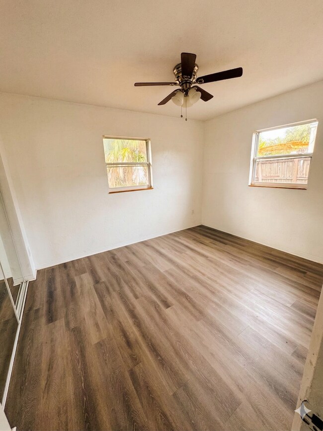 Building Photo - Newly Remodeled 3BR Home in Coquina Key – Large Yard with Dual Side Access