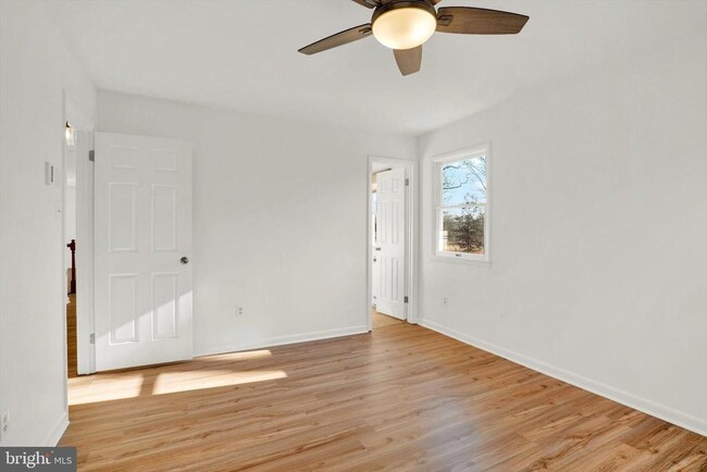 Building Photo - 5400 Curly Hill Rd