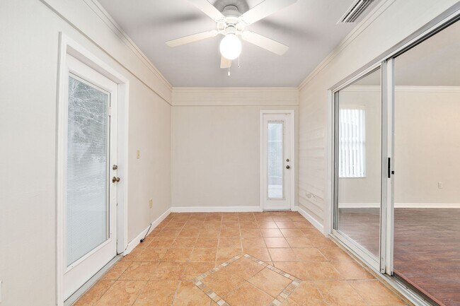 Building Photo - 2114 NW 52nd Pl