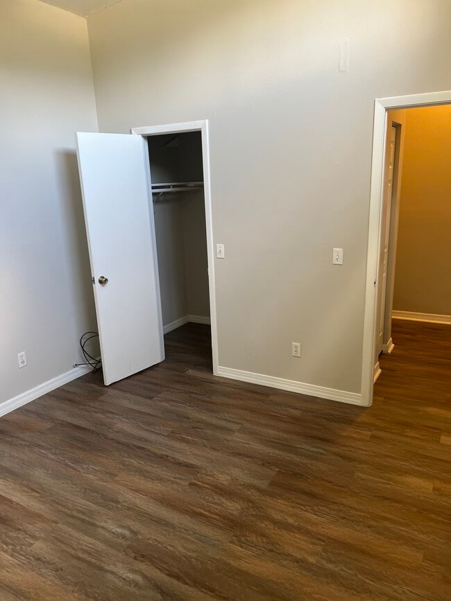 Building Photo - 476 Sand Lime Rd