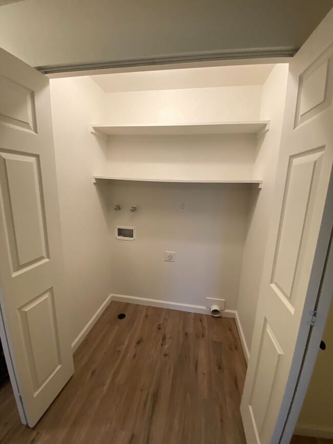 Building Photo - 3209ag