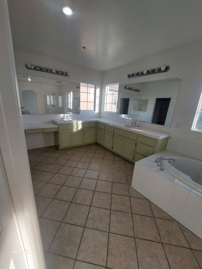 Building Photo - Stunning Two-Story Home with 4 Bedrooms an...