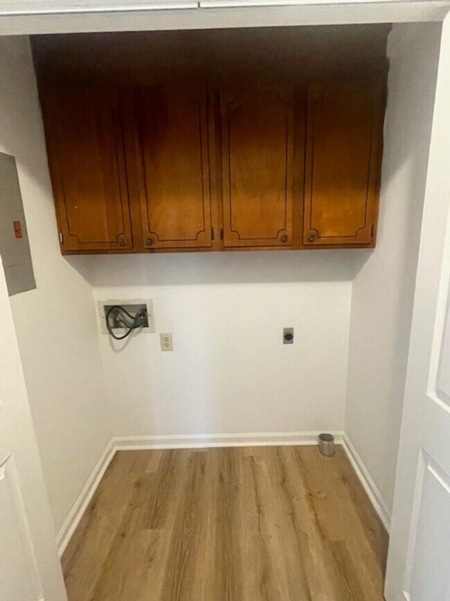 Building Photo - Condo in the heart of Winston-Salem!