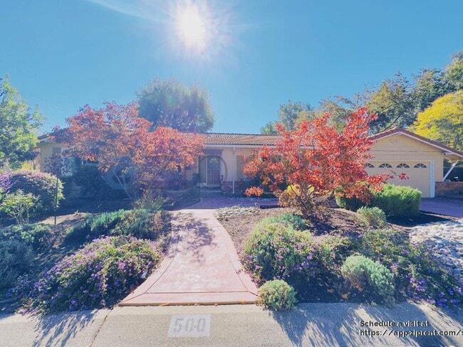 Building Photo - 500 Malaga Way