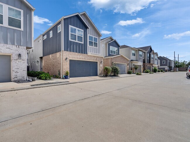 Building Photo - 3118 Cloud Forest Ln