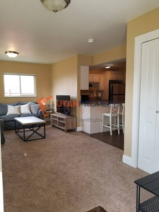 Building Photo - 7290 Racquet Club Dr