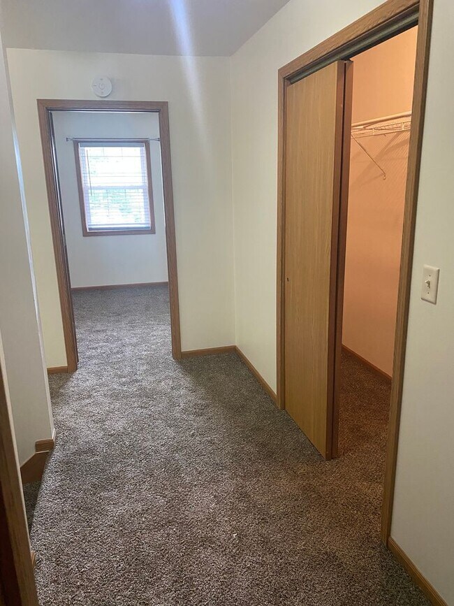 Building Photo - New Phila Duplex