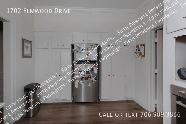 Building Photo - 1702 Elmwood Dr