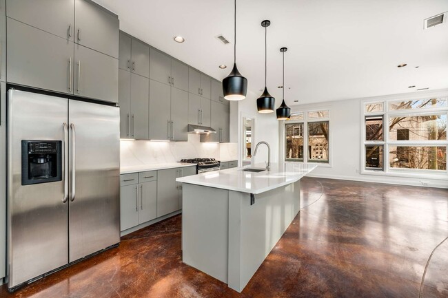 Building Photo - 1500 4th Ave N