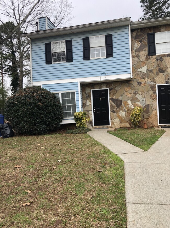 888 Five Forks Trickum Rd 888 Five Forks Trickum Rd Lawrenceville GA