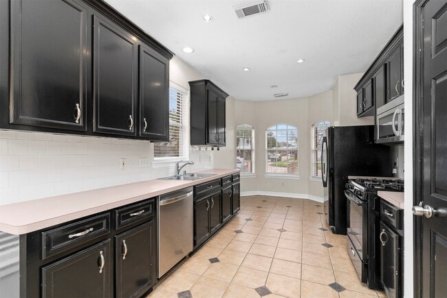 Building Photo - 2227 Oakwell Ln