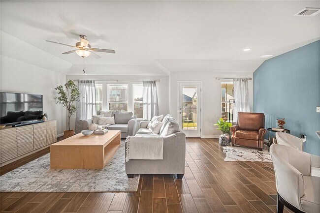 Building Photo - 9905 Comely Bnd