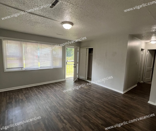 Building Photo - For Rent! 3 Bedrooms | 1 Bathroom | Single-Family Home