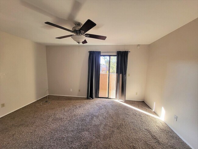 Building Photo - EXCELLENT TOWNHOME IN TEMPE!