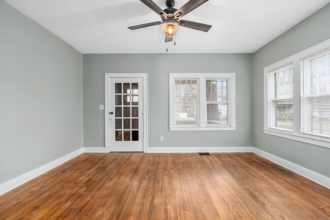 Building Photo - 861 Douglas St NW