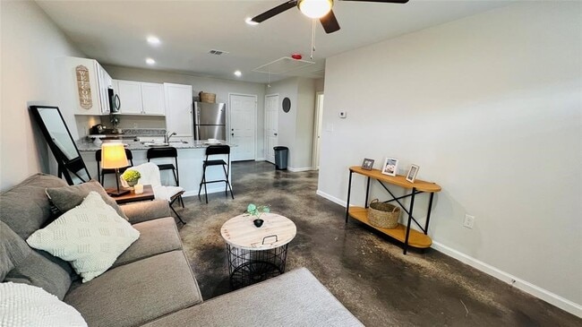 Building Photo - 635 Martin Luther King Rd