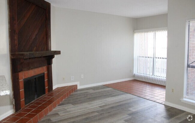 Building Photo - 9254 Forest Ln
