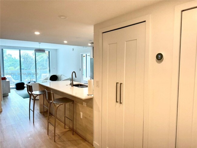 Building Photo - 13800 Highland Dr