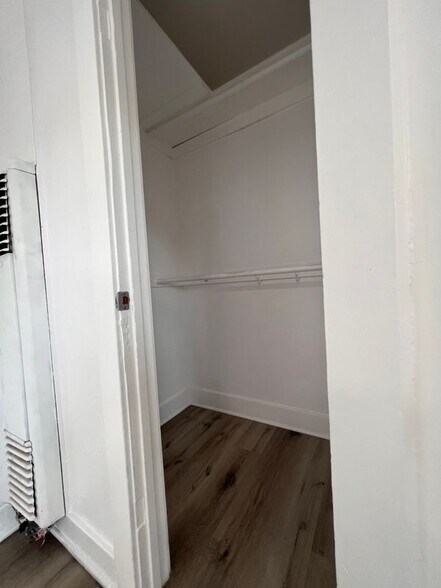 Building Photo - 227 Ave F
