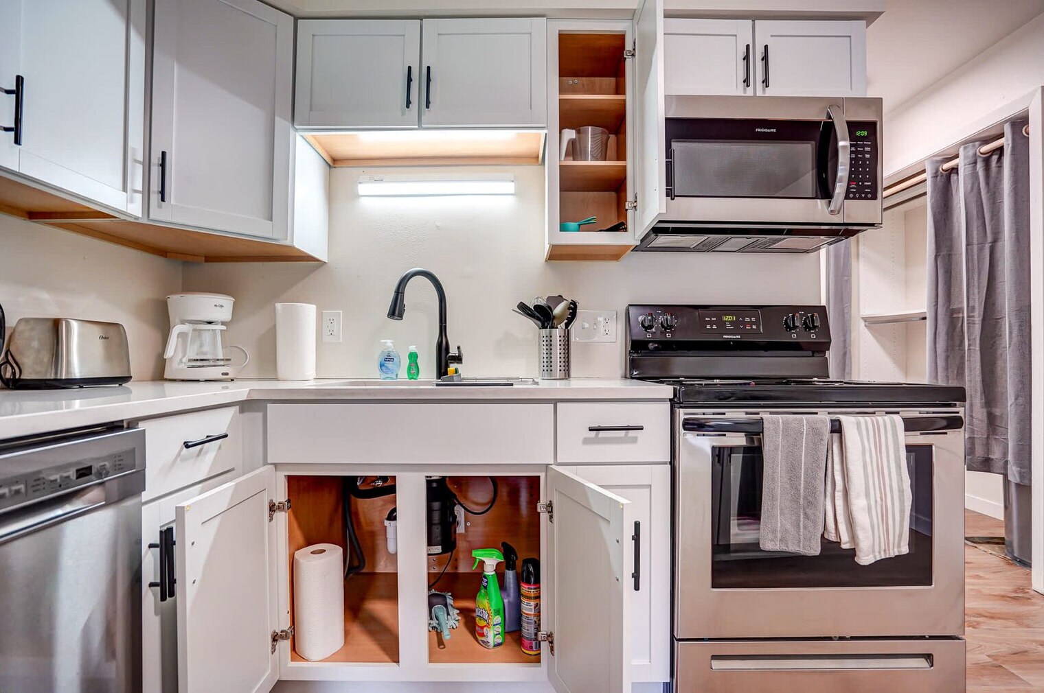 Building Photo - 1217 E Wilson St