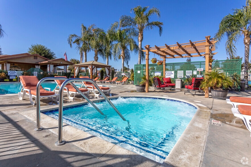 Golden Valley Luxury Apartments 600 Hosking Ave Bakersfield CA 93307