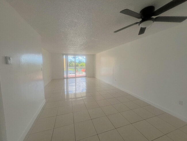 Building Photo - 7000 NW 186th St