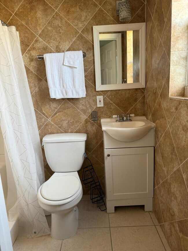 Building Photo - 5839 NW 16th St