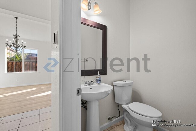 Building Photo - 155 E Heritage Dr