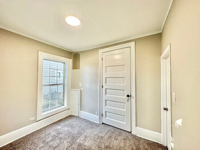 Building Photo - 1505 24th St