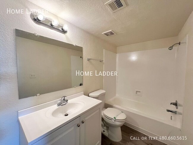 Building Photo - 4959 S Park Ave