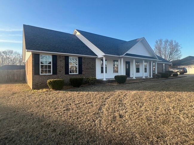 Building Photo - 1240 Inabinet Dr