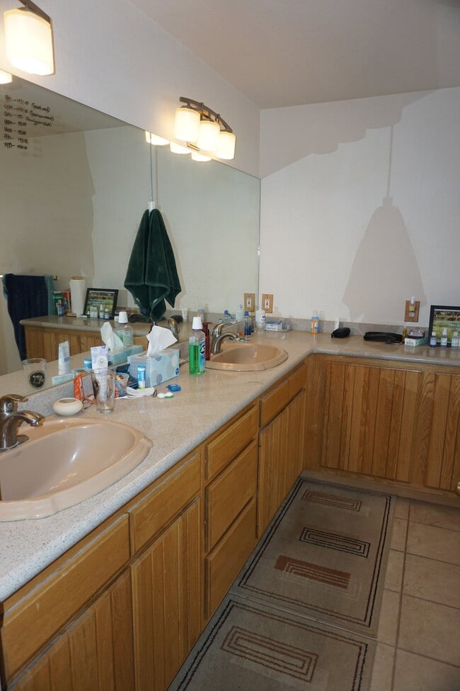 Building Photo - Lovely Home on Lookout Mountain!!